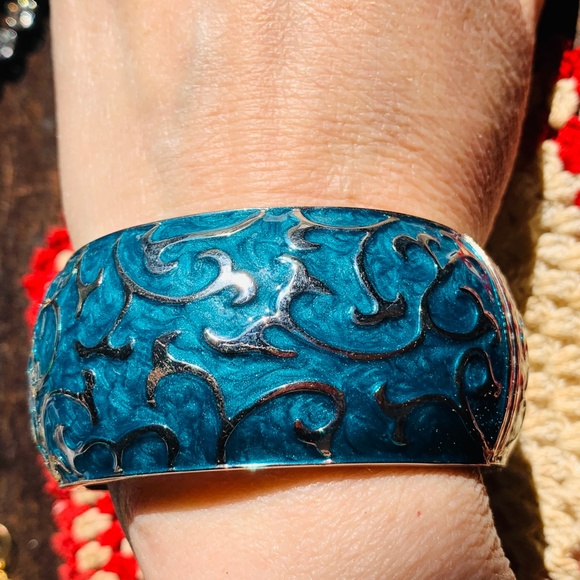 Aqua & Silver Enamel Swirls Chunky Clamper Bracelet - NWOT - Fashion Bracelet - Picture 3 of 9